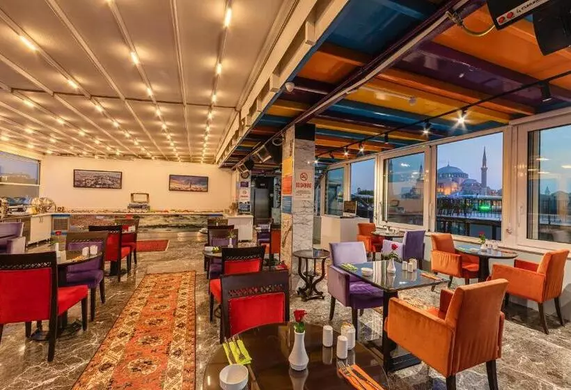 ホテル The Magnaura Palace