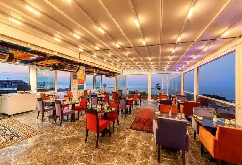 ホテル The Magnaura Palace