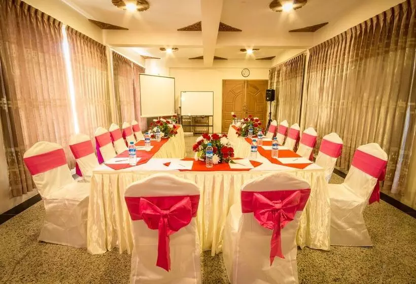 Hotel Win Unity Pyin Oo Lwin