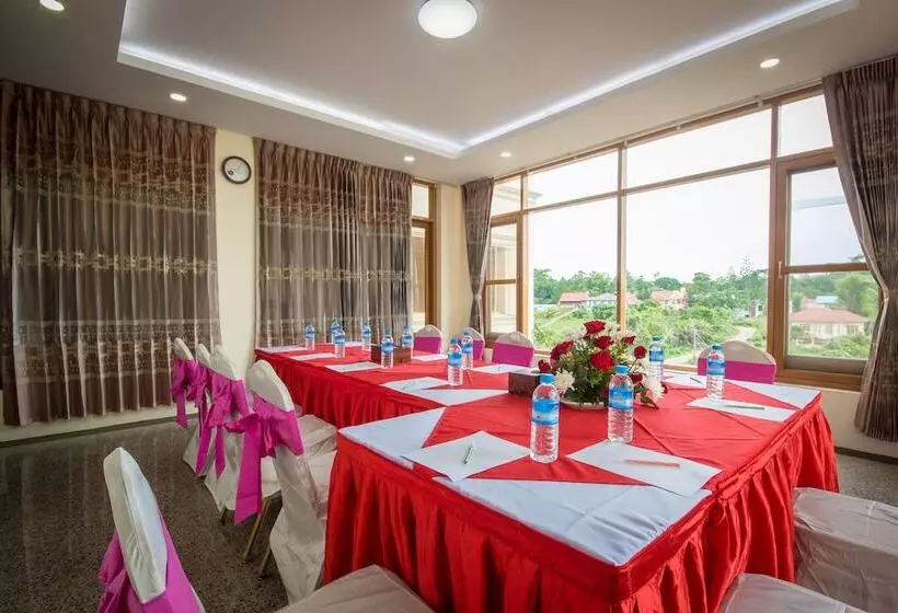 Hotel Win Unity Pyin Oo Lwin