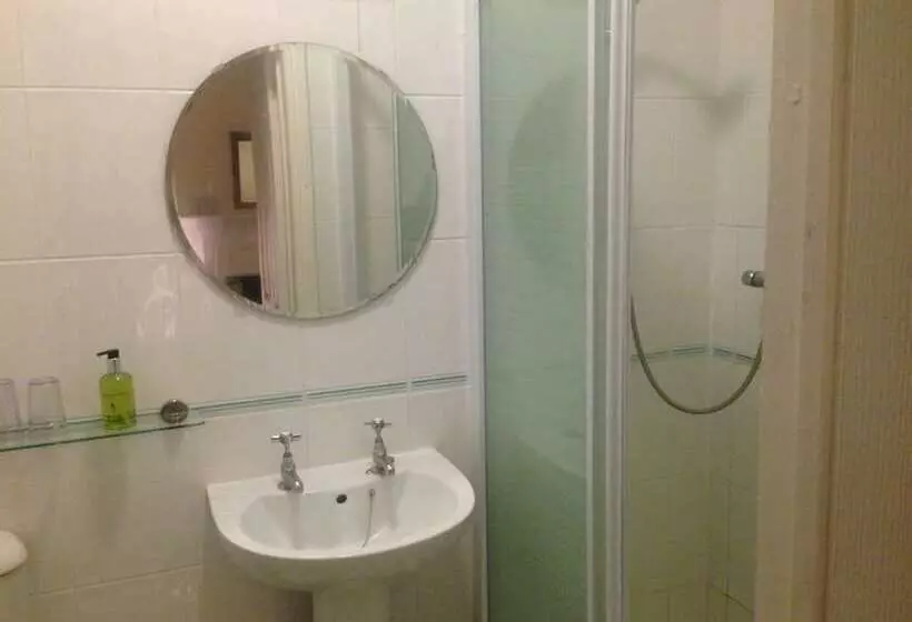 민박 Old Church House