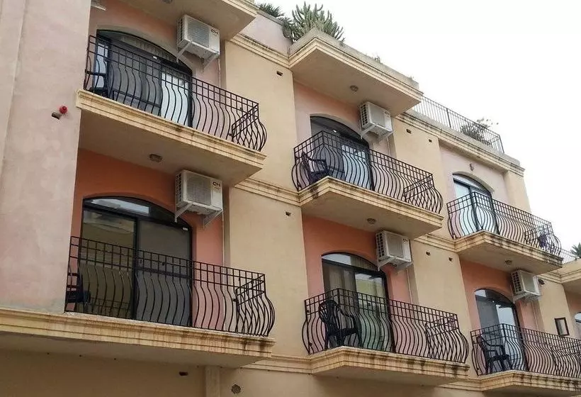 پانسیون Akwador Guest House