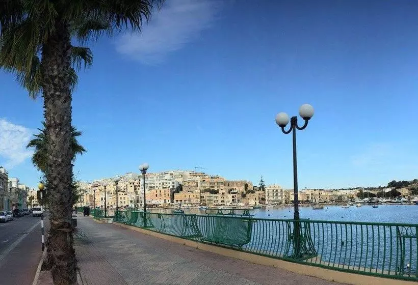 پانسیون Akwador Guest House