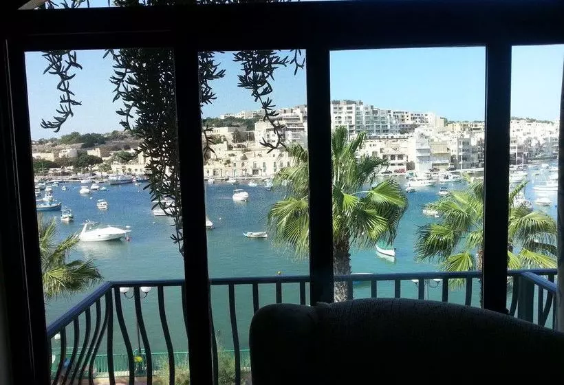 پانسیون Akwador Guest House