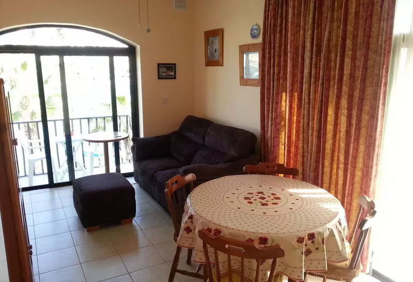 پانسیون Akwador Guest House