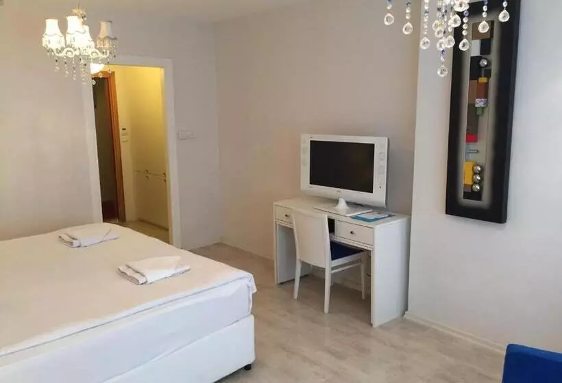 Airport Residence