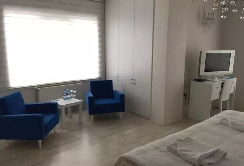 Airport Residence