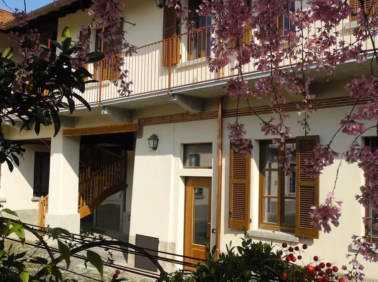 مبيت وإفطار Borromeo Rooms Bed & Living