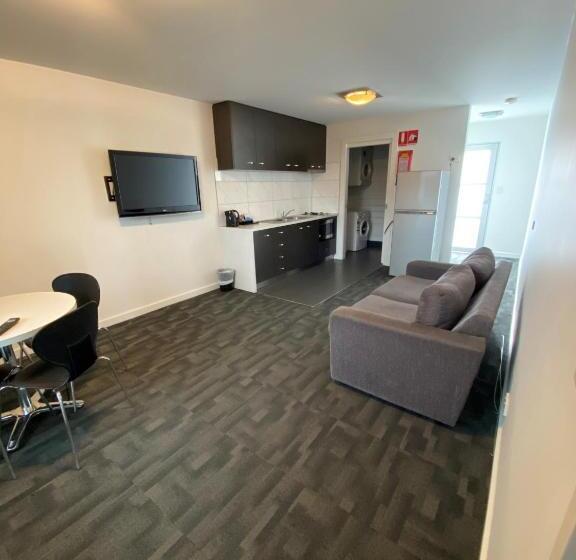 Brighton Hotel Motel