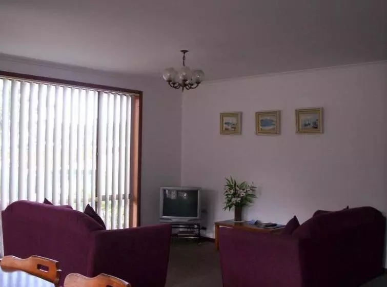 Отель Anchorbell Holiday Apartments