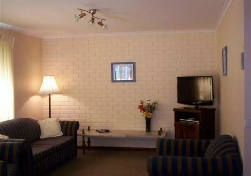 Отель Anchorbell Holiday Apartments