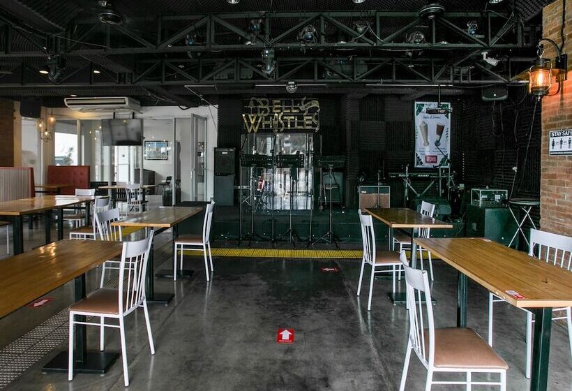 Отель Capital O 642 The Junction Tagaytay