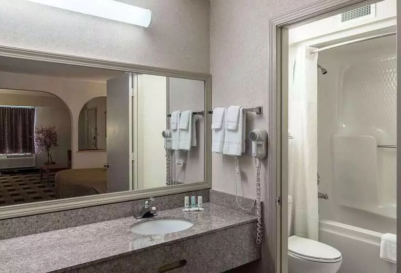 هتل Quality Inn