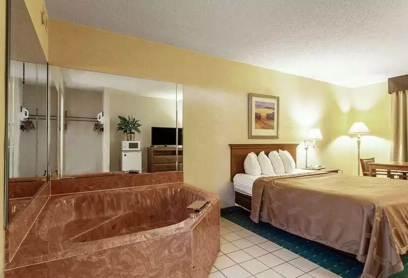هتل Quality Inn