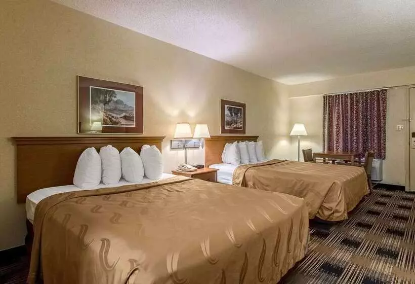 هتل Quality Inn