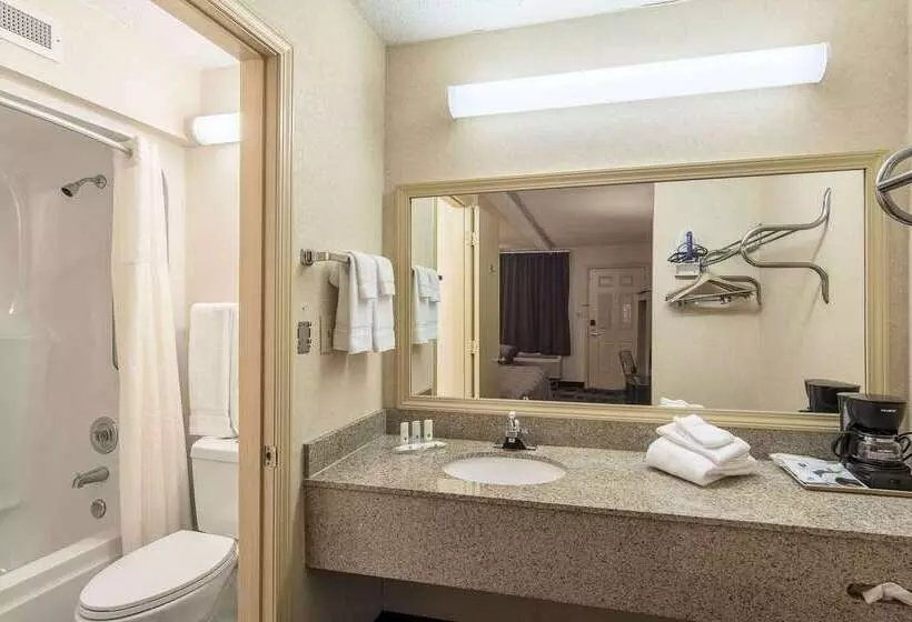 هتل Quality Inn