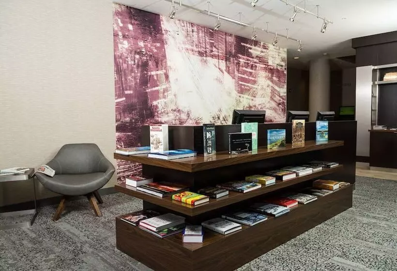 هتل Courtyard By Marriott Morgantown