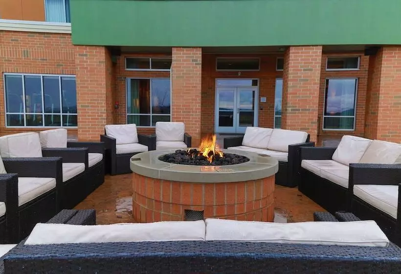 هتل Courtyard By Marriott Morgantown