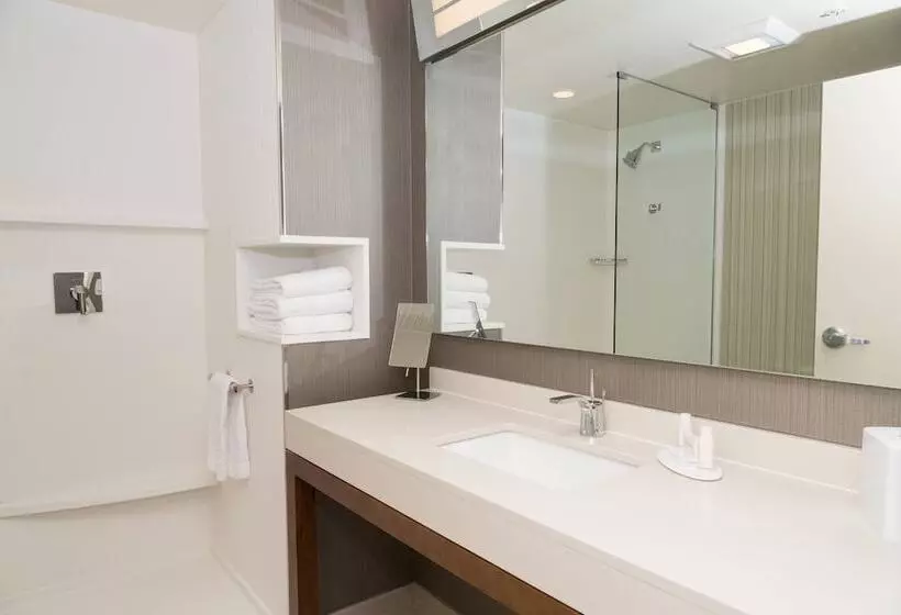 هتل Courtyard By Marriott Morgantown