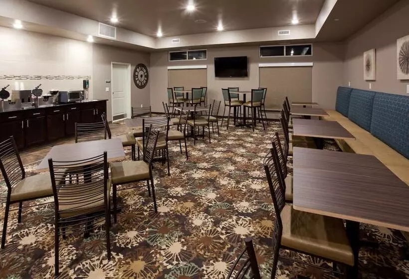 Grandstay Hotel & Suites Valley City