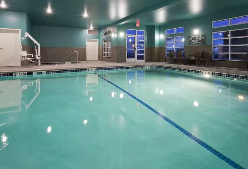 Grandstay Hotel & Suites Valley City