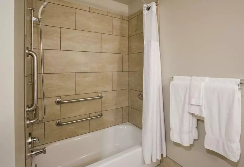 Grandstay Hotel & Suites Valley City