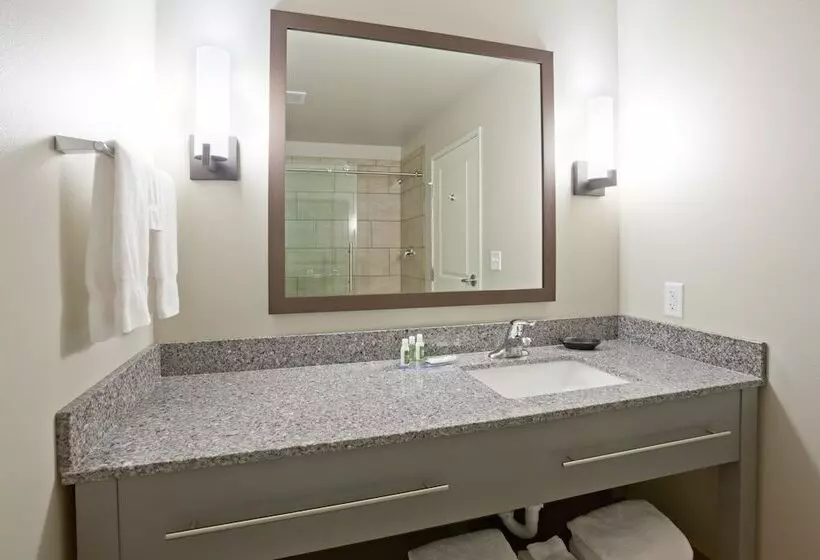 Grandstay Hotel & Suites Valley City