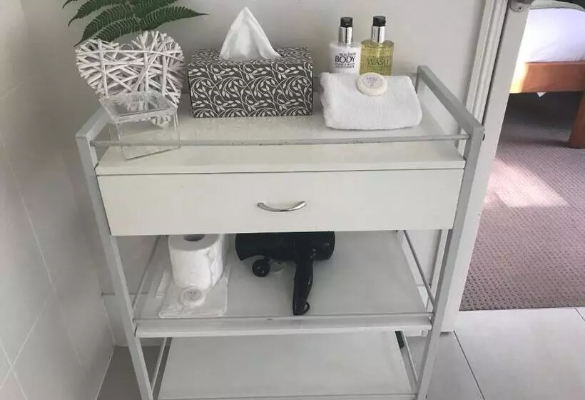 ホテル Tranquil Getaways On Obi Maleny