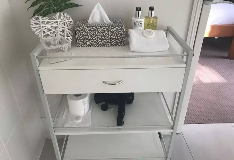 ホテル Tranquil Getaways On Obi Maleny