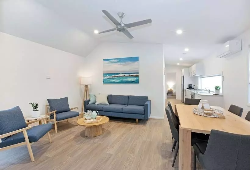 Отель Reflections Massy Greene   Holiday Park