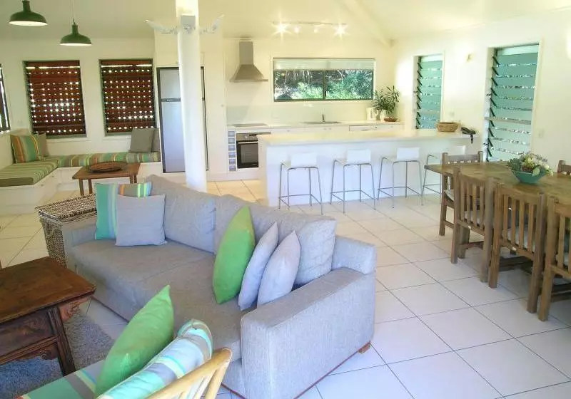 هتل The Retreat Beach Houses
