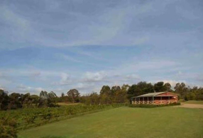 בית מלון כפרי Cabins On Halls