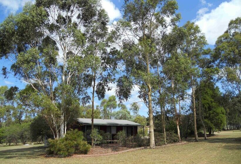 בית מלון כפרי Cabins On Halls