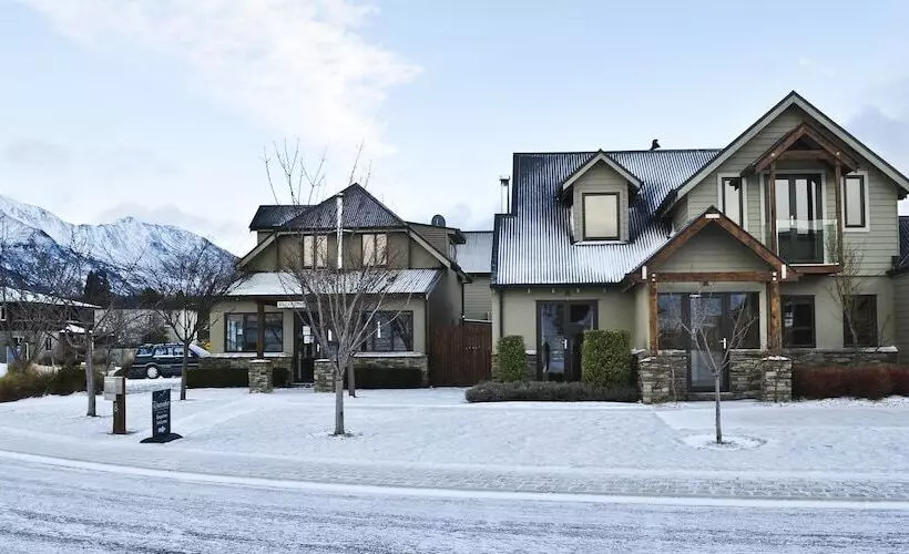 Отель Wanaka Luxury Apartments