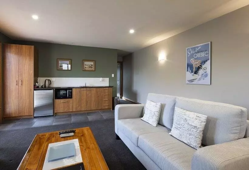 Отель Wanaka Luxury Apartments