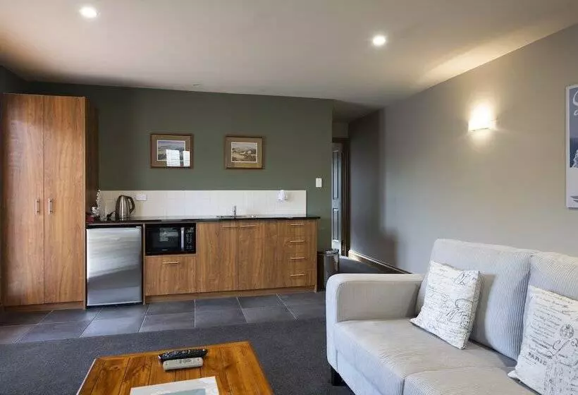 Отель Wanaka Luxury Apartments