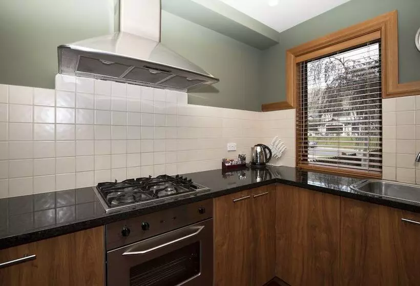 Отель Wanaka Luxury Apartments