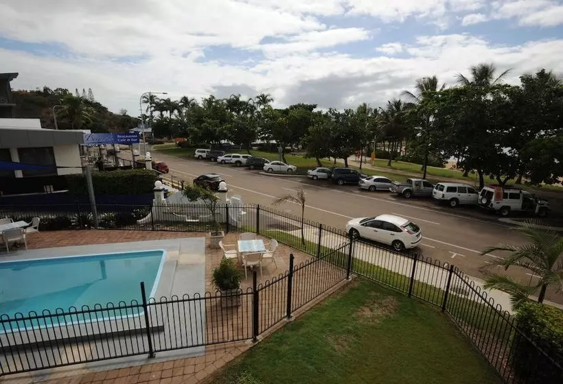 Shoredrive Motel