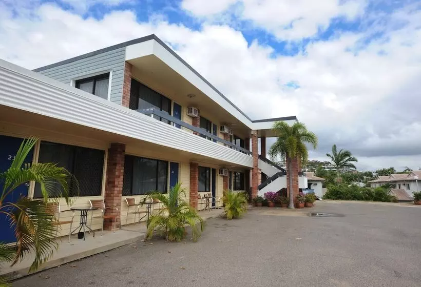 Shoredrive Motel