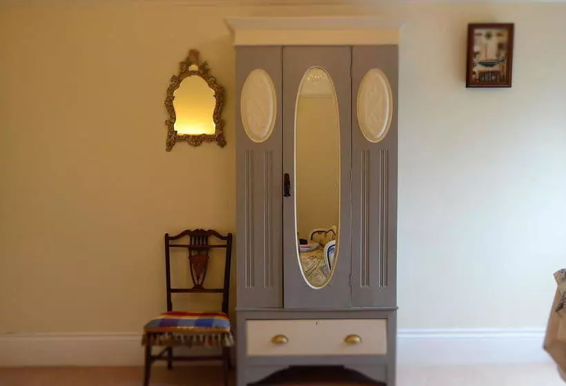 Bed and Breakfast The Priory