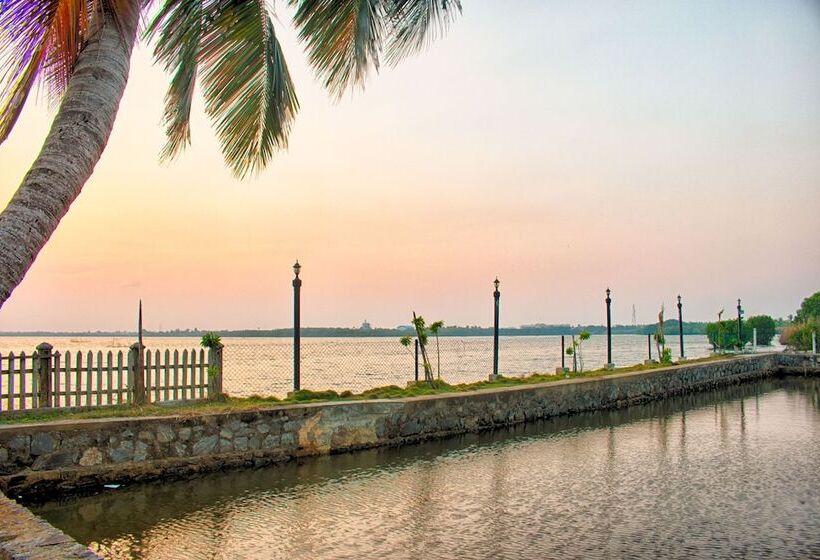 مبيت وإفطار White Palace