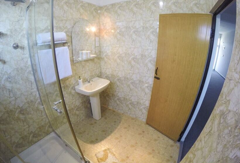 مبيت وإفطار White Palace