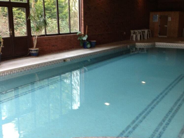 Four Seasons Bed And Breakfast