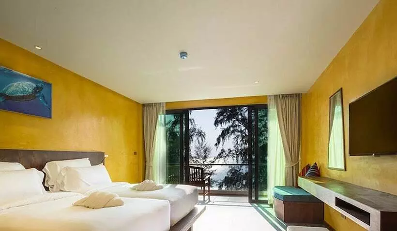 هتل Coriacea Beachfront Boutique Phuket Resort Sha Plus