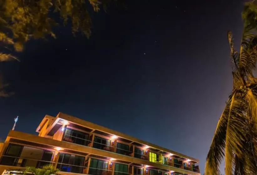 هتل Coriacea Beachfront Boutique Phuket Resort Sha Plus