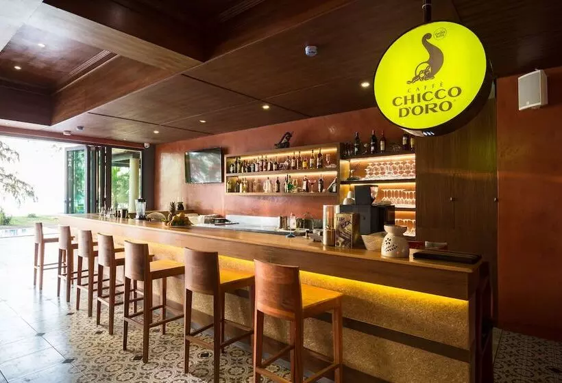 هتل Coriacea Beachfront Boutique Phuket Resort Sha Plus