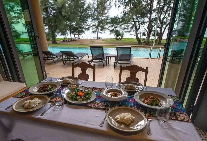 هتل Coriacea Beachfront Boutique Phuket Resort Sha Plus