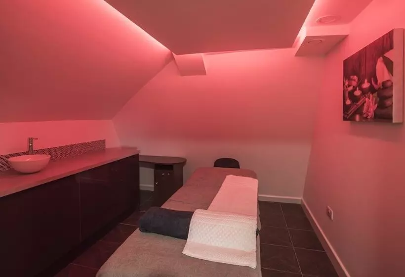 Cotswolds Hotel & Spa