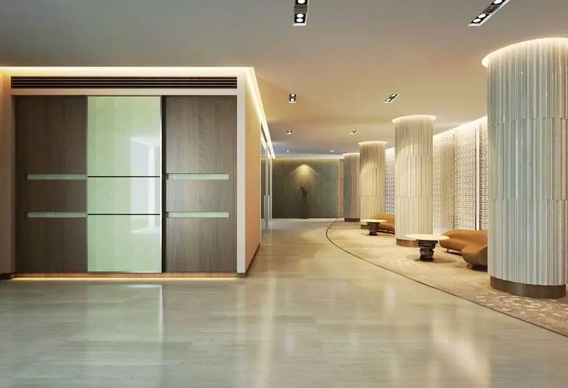 בית מלון כפרי Courtyard By Marriott Raipur