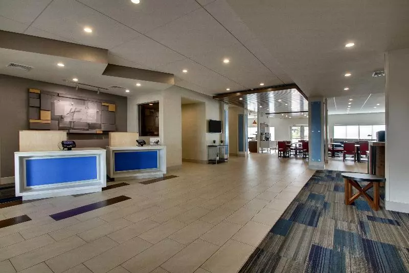 호텔 Holiday Inn Express & Suites Lancaster East   Strasburg, An Ihg